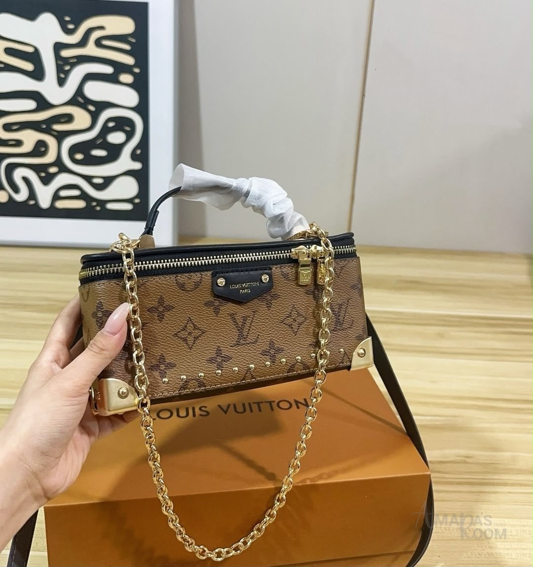 Louis Vuitton Vanity Pouch Trunk – Gold-Tone - View 3