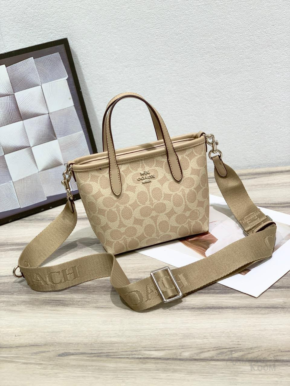 Coach Bag City Mini Tote Signature Canvas – product view