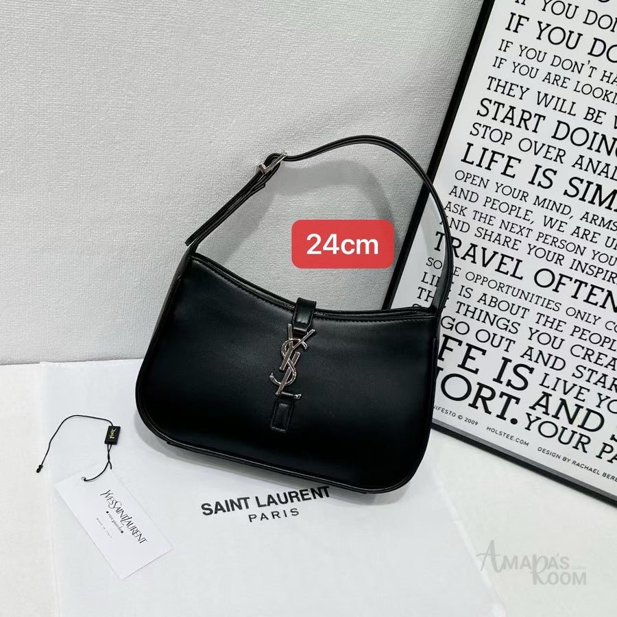 Saint Laurent Bag Le 5 à 7 Hobo – product view