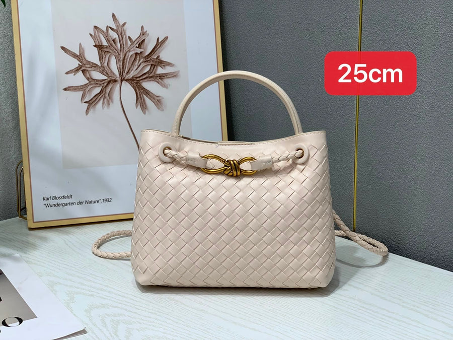 Bottega Veneta Bag Andiamo White – product view