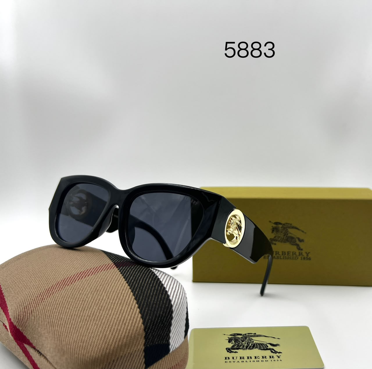 Burberry Sunglasses BE4467U Black - View 3