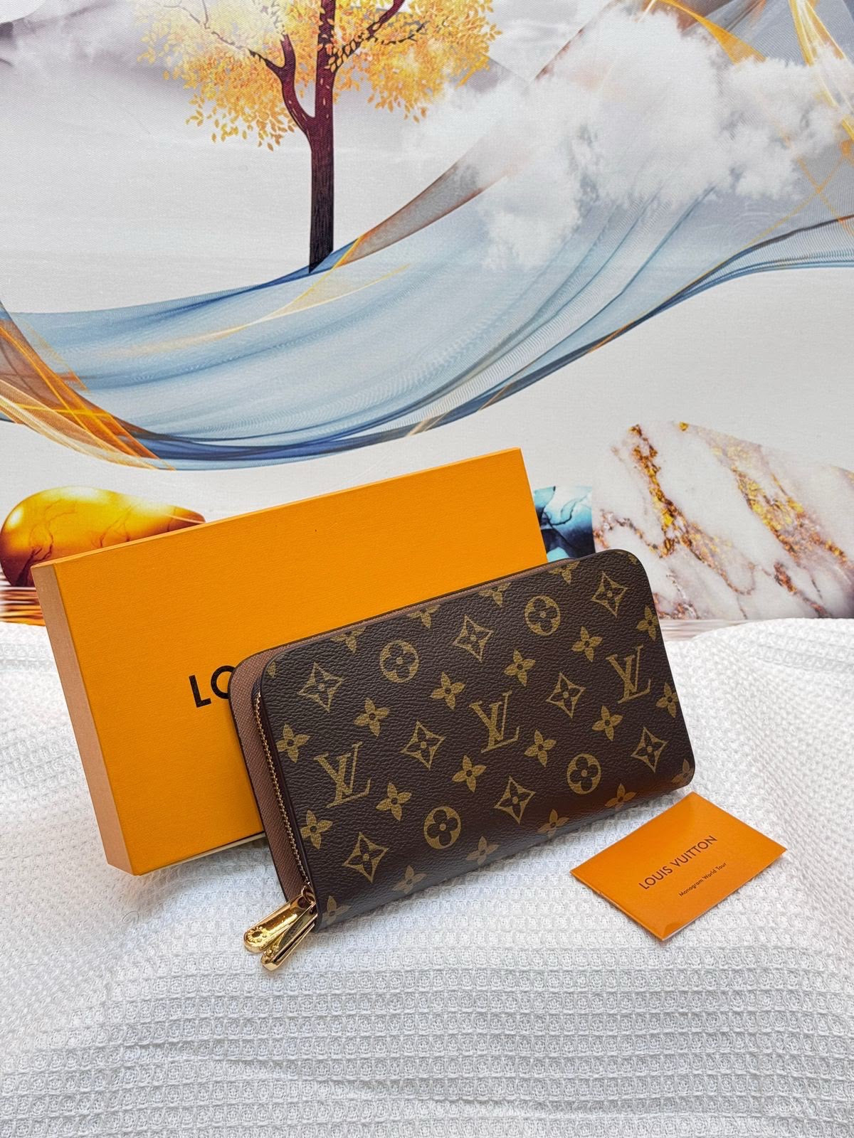 Louis Vuitton Zippy Wallet Signature Monogram - View 2