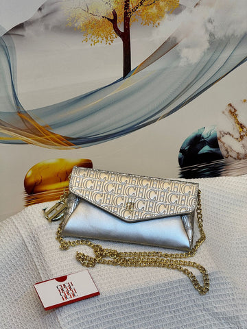 Carolina Herrera Bag Envelope Crossbody Wallet on Chain Silver – product view