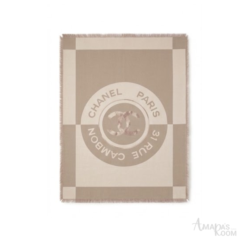 Chanel | Scarf CC31 Rue Beige - View 1