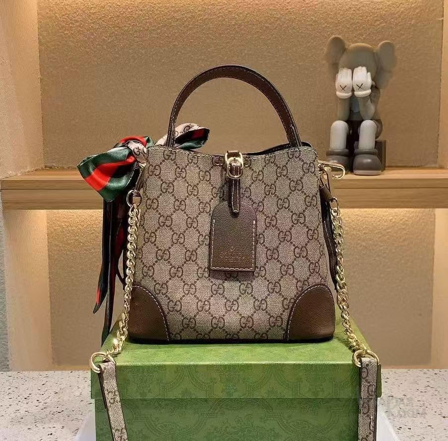 Gucci Bag GG Supreme Canvas Mini Bucket – product view