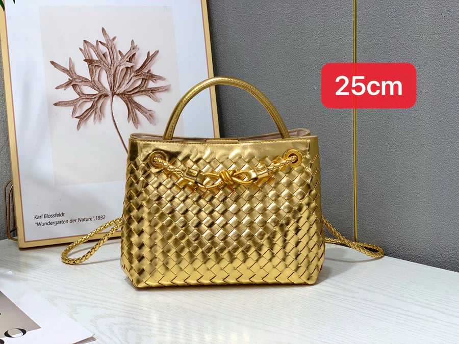Bottega Veneta Bag Andiamo Metallic Gold – product view