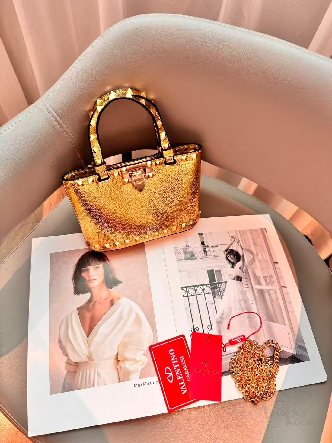 Valentino Bag Garavani Rockstud Mini Grainy Calfskin Gold – product view