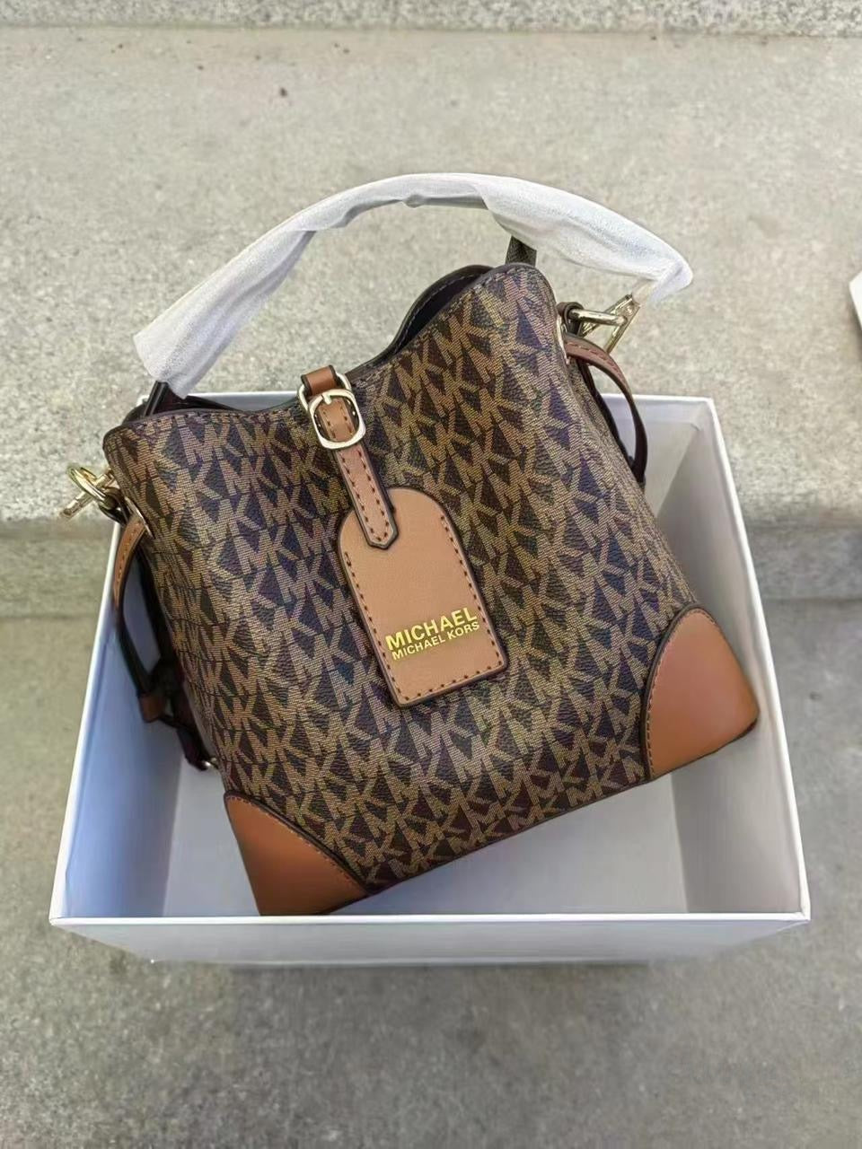 Michael Kors Bag Mercer Small Logo Signature Bucket – product view