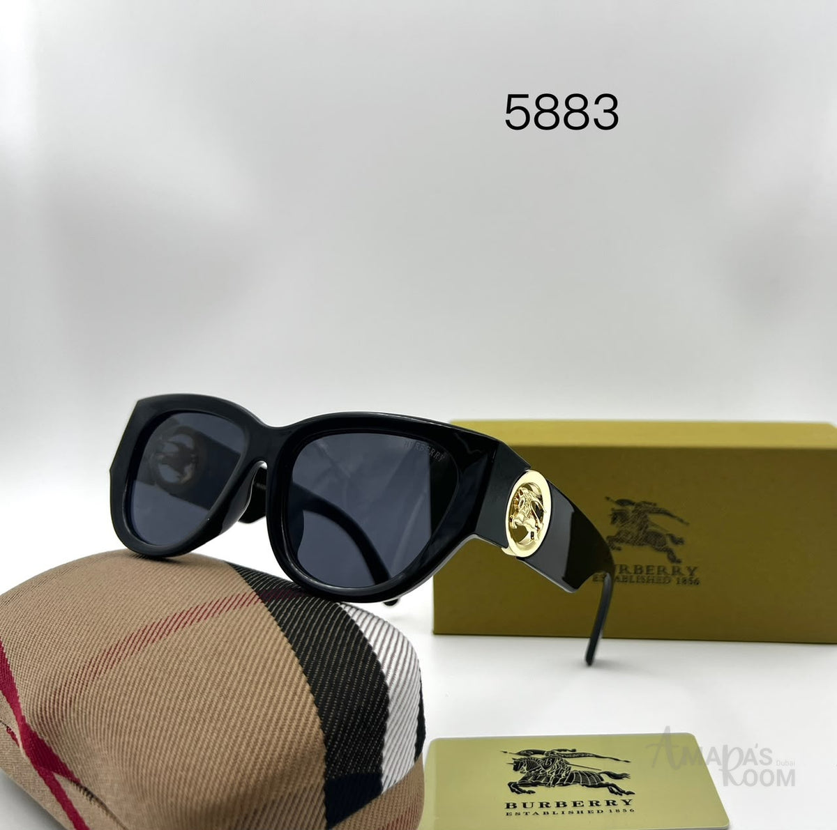 Burberry Sunglasses BE4467U Black - View 3