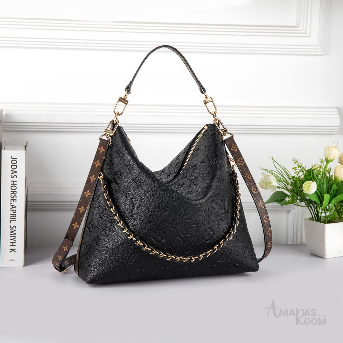 Louis Vuitton Multipass Bag in Black – product view