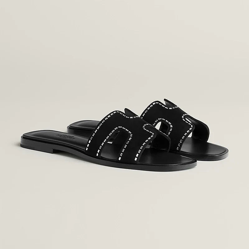 Oran Studded Slides – Black